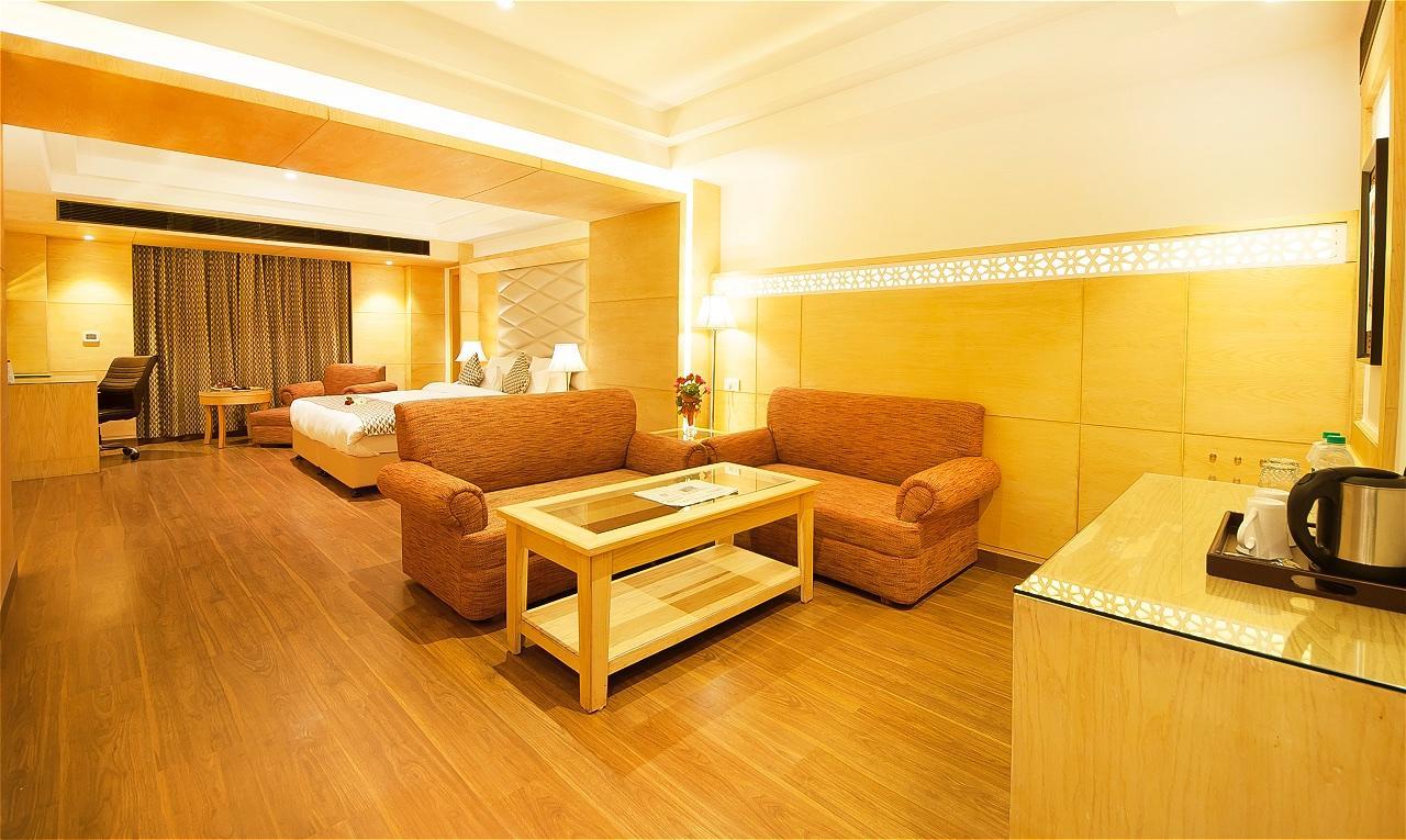 The Palm Court Ξενοδοχείο Λουντιάνα Εξωτερικό φωτογραφία